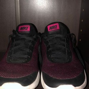 Nike flex experience sneakers. US 6.5.